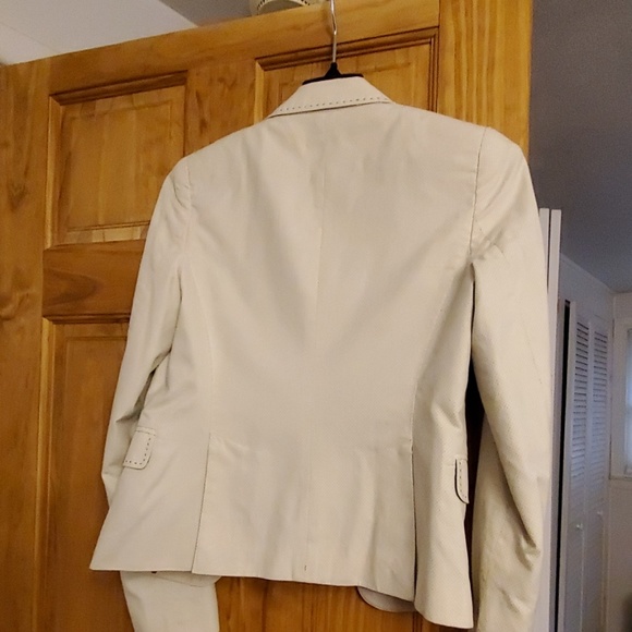 Blazer - Picture 3 of 3